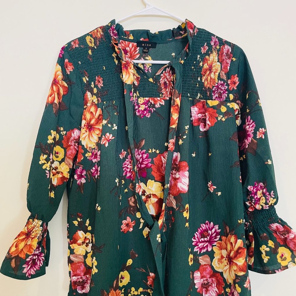 GREEN FLORAL TOP